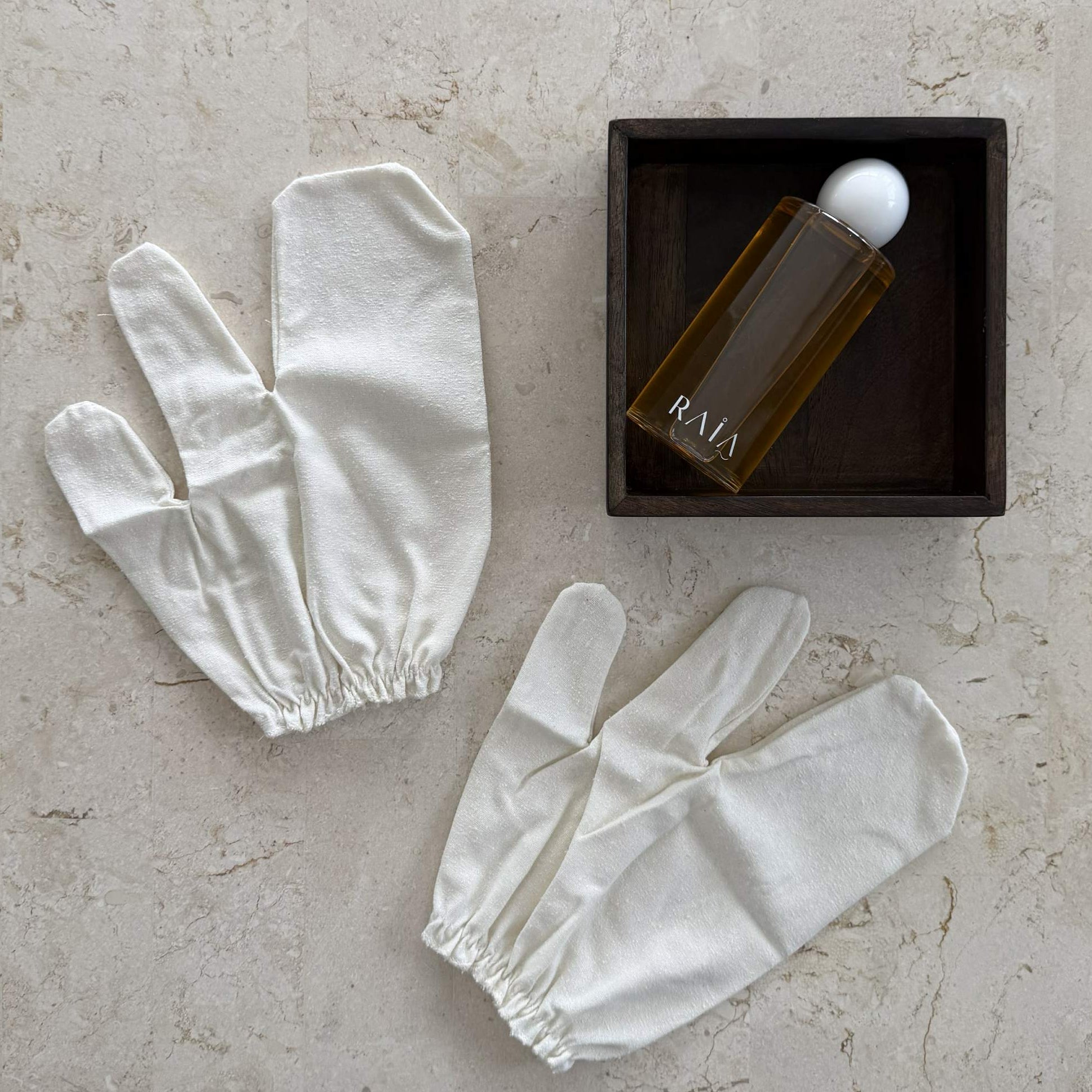 SILK GARSHANA EXFOLIATING GLOVE